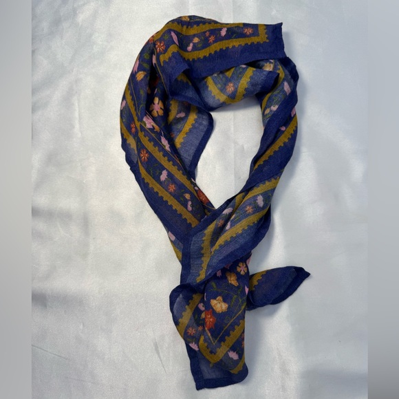 Chan Luu Floral Patterned Scarf - Picture 6 of 9